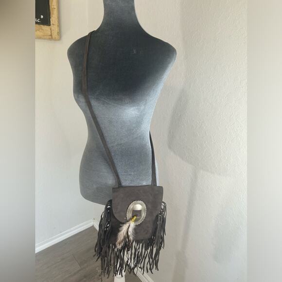 Gray conch fringe cross body purse - western rodeo - feathers- boho bag - Picture 3 of 7